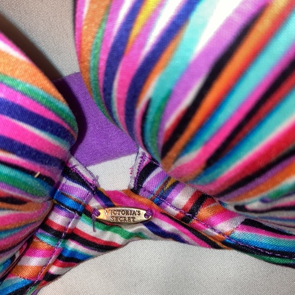 Women’s Victoria’s Secret multi colored striped Fabulous Push Up Plunge Bra - Picture 2 of 4